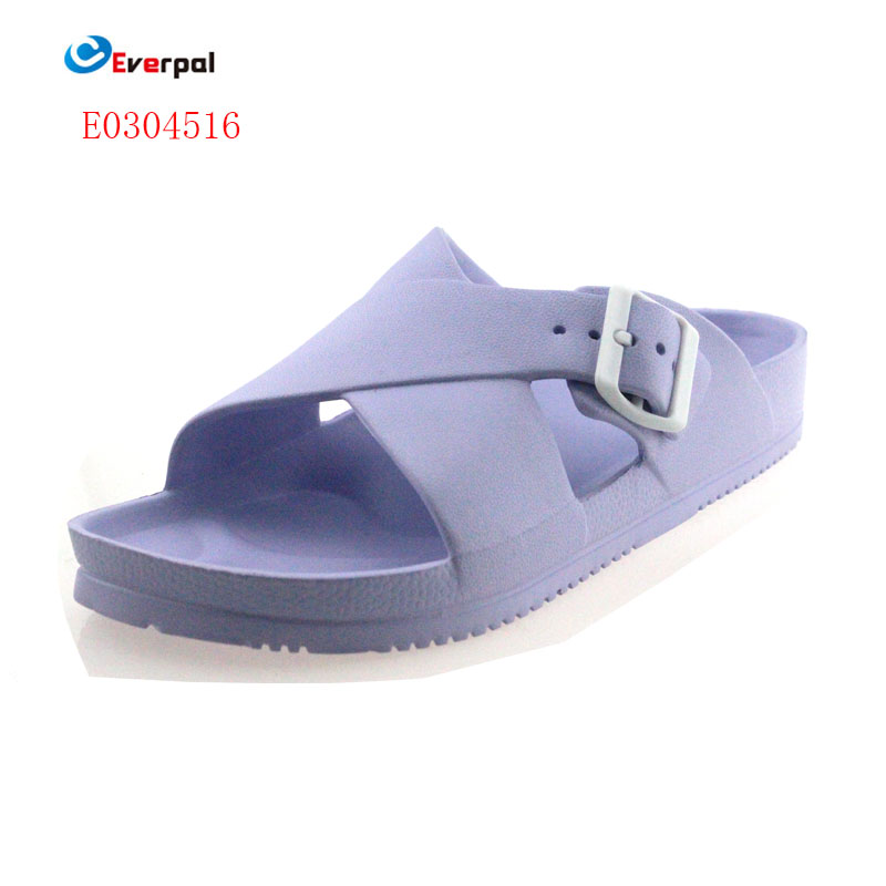 Zergatik aukeratu behar dituzu emakumeen sandaliak zapatilak eguneroko erosotasunerako?