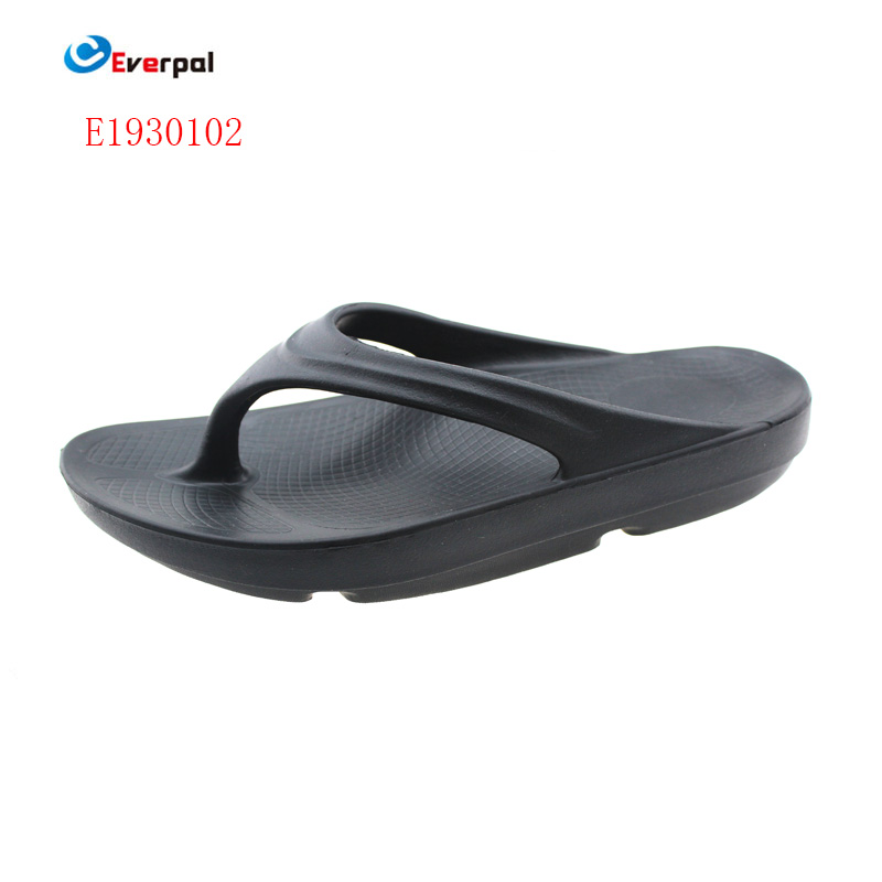 Zergatik dira Recovery Thong Sandals aukera ezin hobea entrenamendu osteko erosotasunerako?
