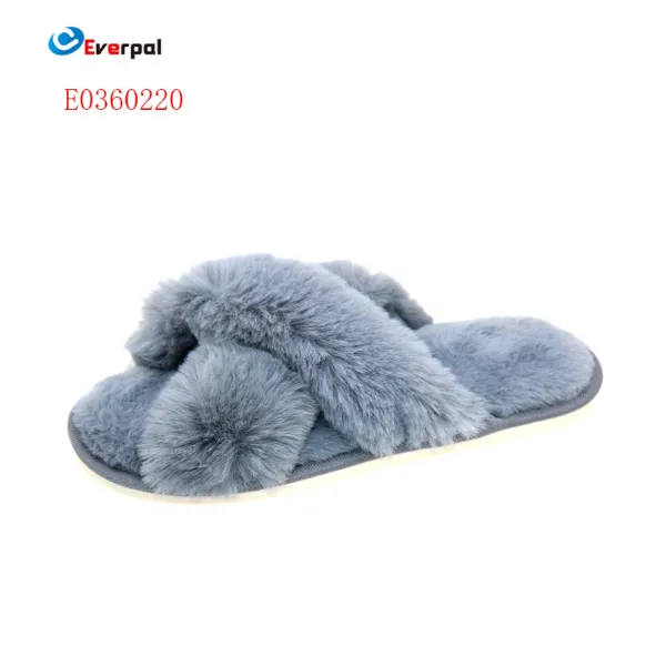 Zergatik ari dira ospea irabazten barruko zapatilak etxeko oinetako garaikideetan?